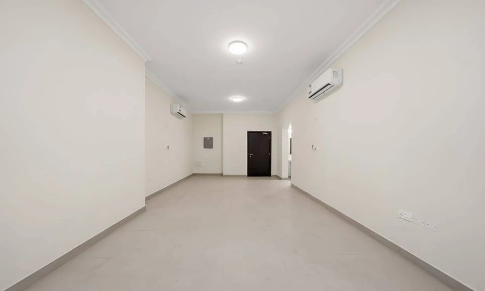 NO COMMISSION 3 BHK UF | NEAR METRO & HOSPITAL - Image 6