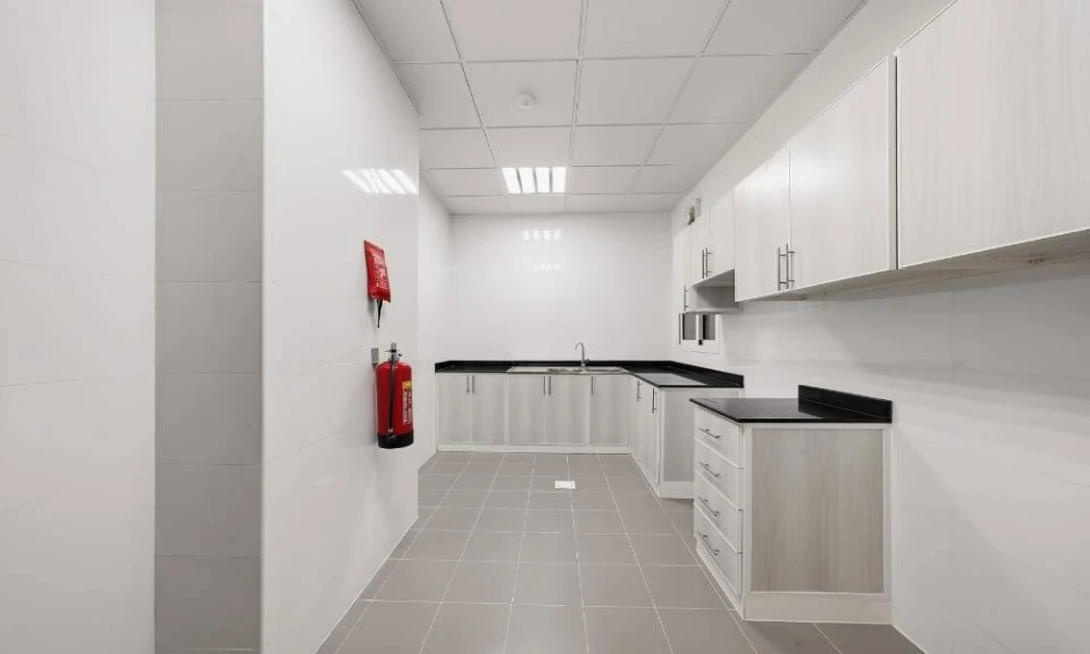 NO COMMISSION 3 BHK UF | NEAR METRO & HOSPITAL - Image 8