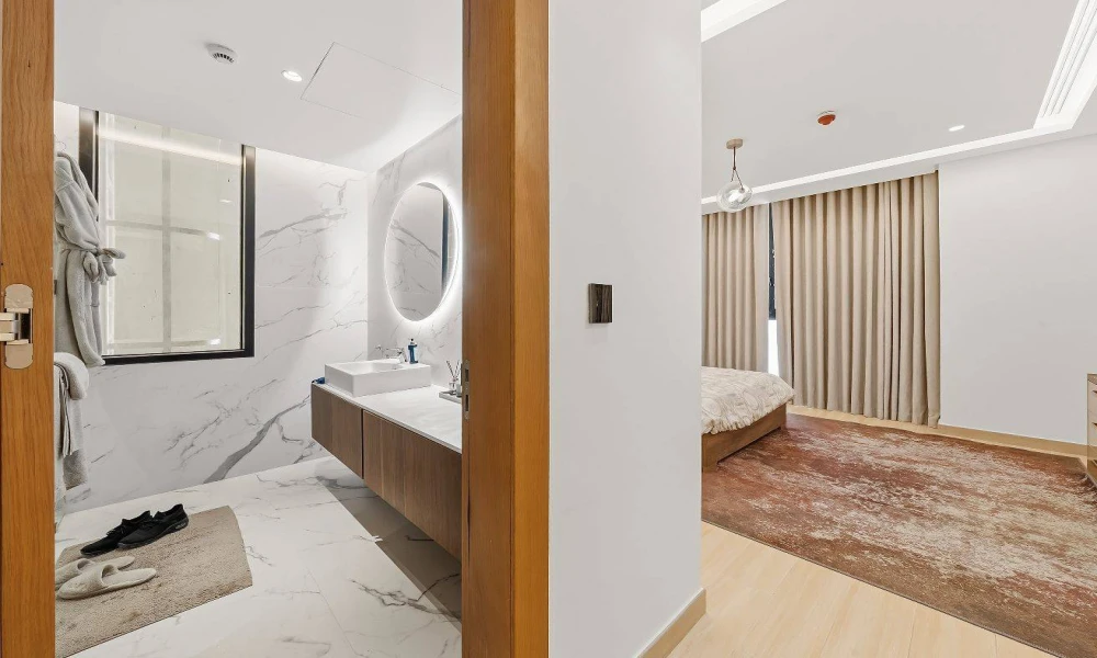 PRESTIGIOUS 5BR + MAID COMPOUND VILLA |PEARL - Image 4