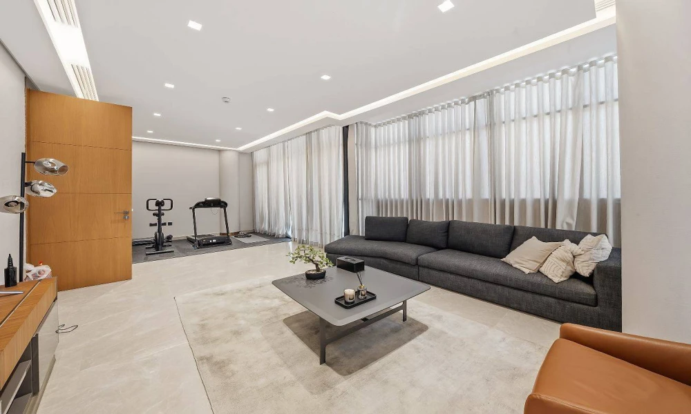 PRESTIGIOUS 5BR + MAID COMPOUND VILLA |PEARL - Image 9