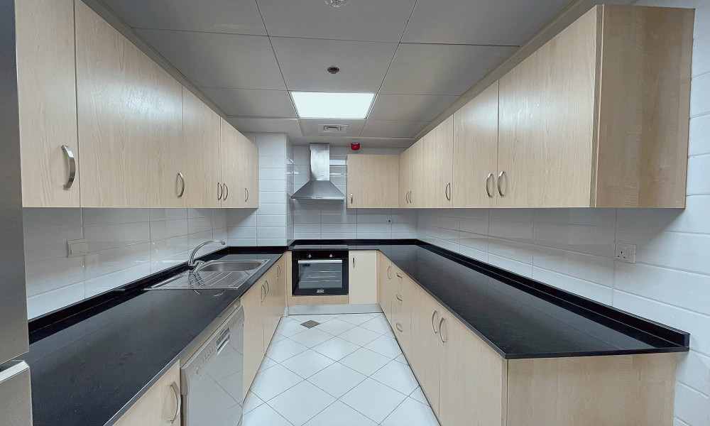 Semi-Furnished 1BR with Office in The Pearl | Rent - Image 10