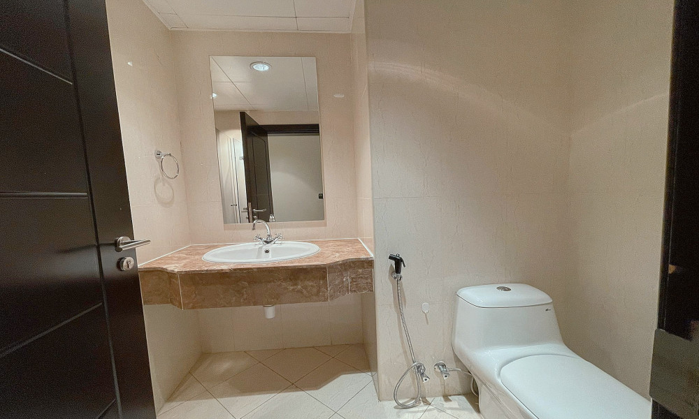 Semi-Furnished 1BR with Office in The Pearl | Rent small 2