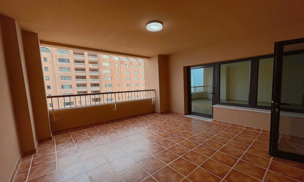 Semi-Furnished 1BR with Office in The Pearl | Rent - Image 6