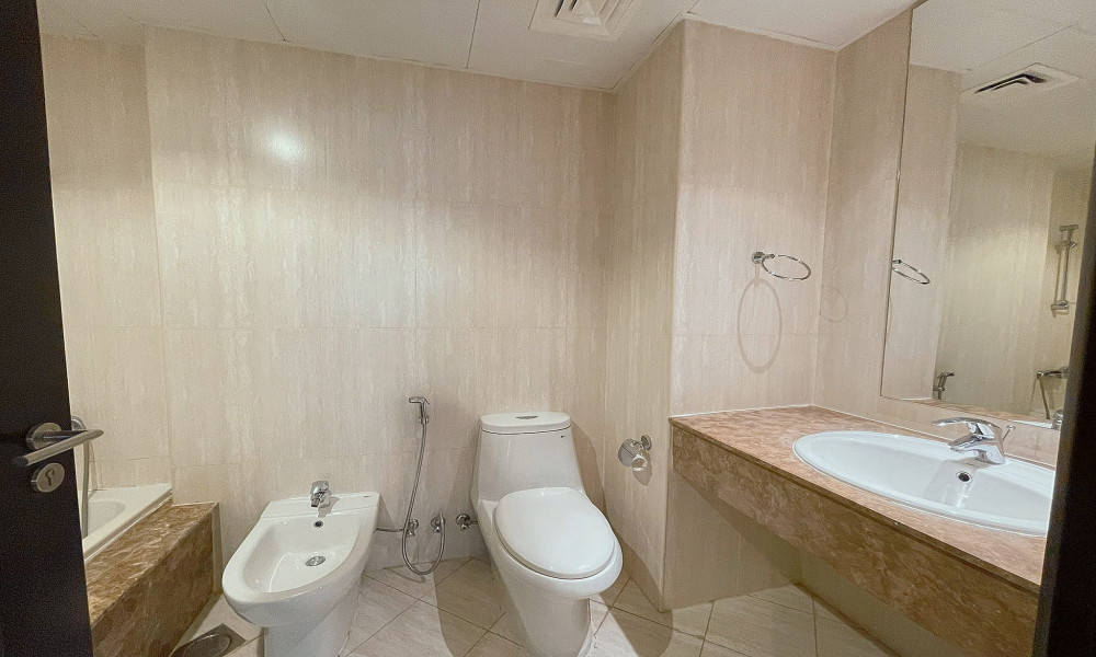 Semi-Furnished 1BR with Office in The Pearl | Rent - Image 8