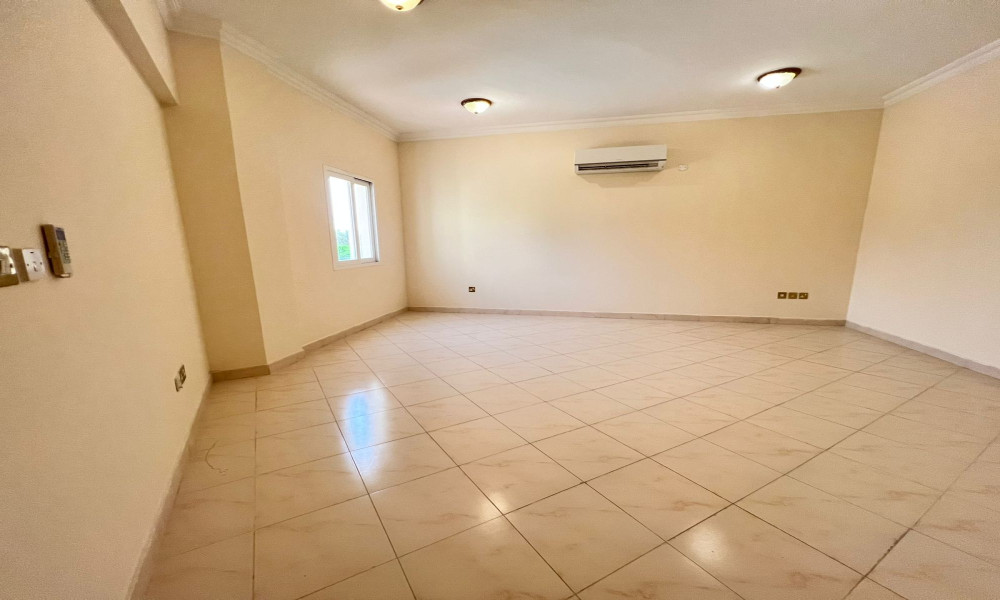 Semi Furnished Family Villa in West Bay Lagoon - Image 7