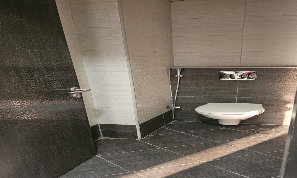 SPACIOUS 2 BHK APARTMENT | FOR RENT | FOX HILLS small 3