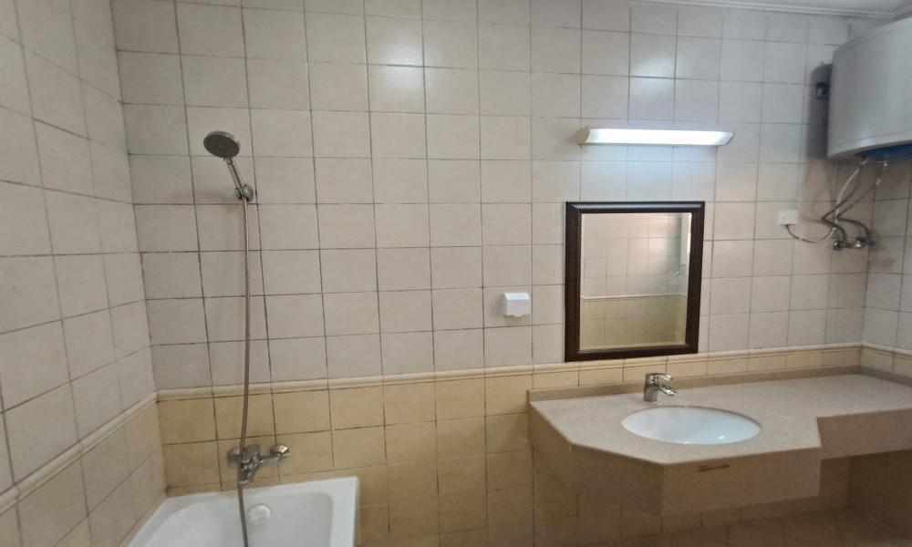 Spacious 2 BHK Apartment for Rent in Abu Hamour - Image 9