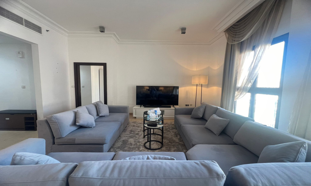 SPACIOUS 2 BHK IN QANAT QUARTIER | FF FOR SALE