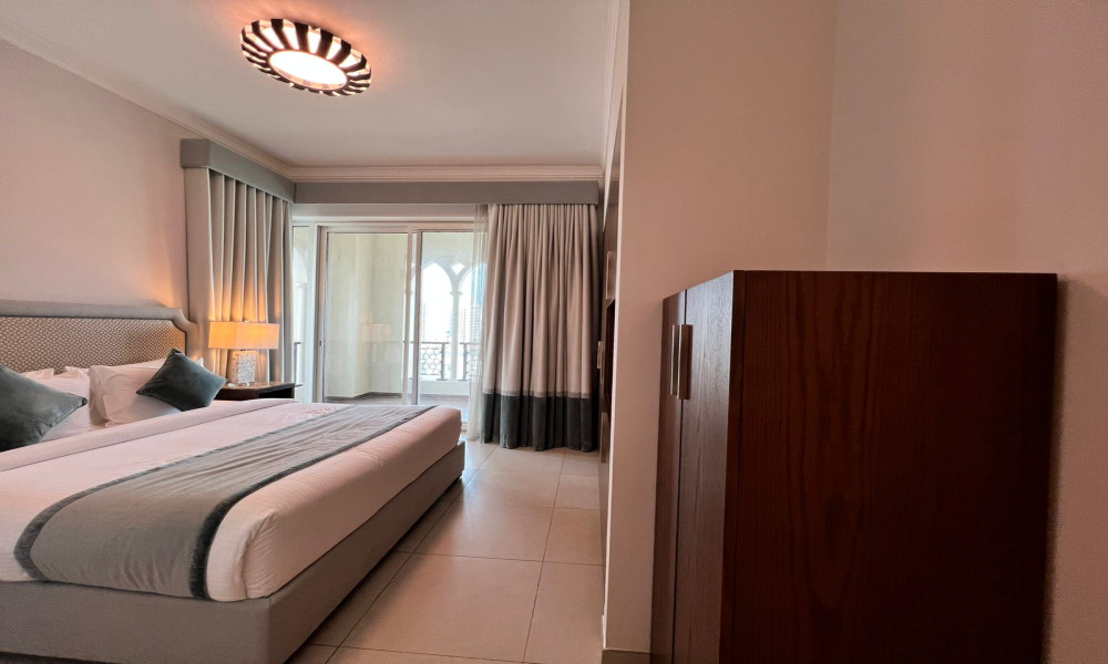 Spacious 2BHK + Maid Marina View | Pearl Qatar - Image 9