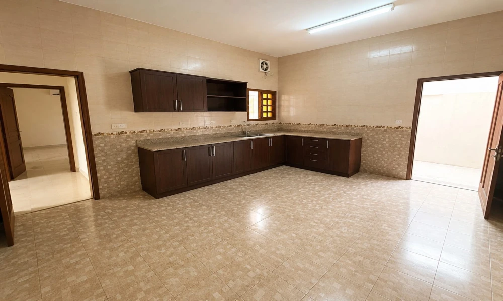 SPACIOUS 6BR VILLA | IDEAL FAMILY HOME| PARKING - Image 6