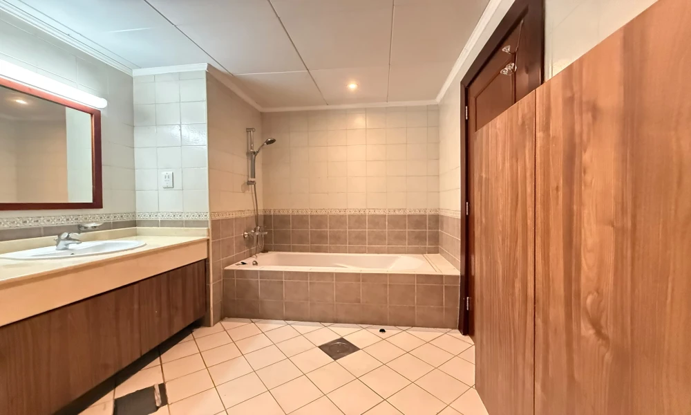 SPACIOUS SF 2BR | BALCONY | PRIME LOCATION - Image 7