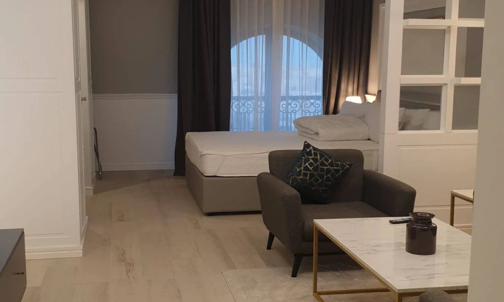 STUDIO APARTMENT WITH GYM AND POOL | SUNSET VIEW - Image 6