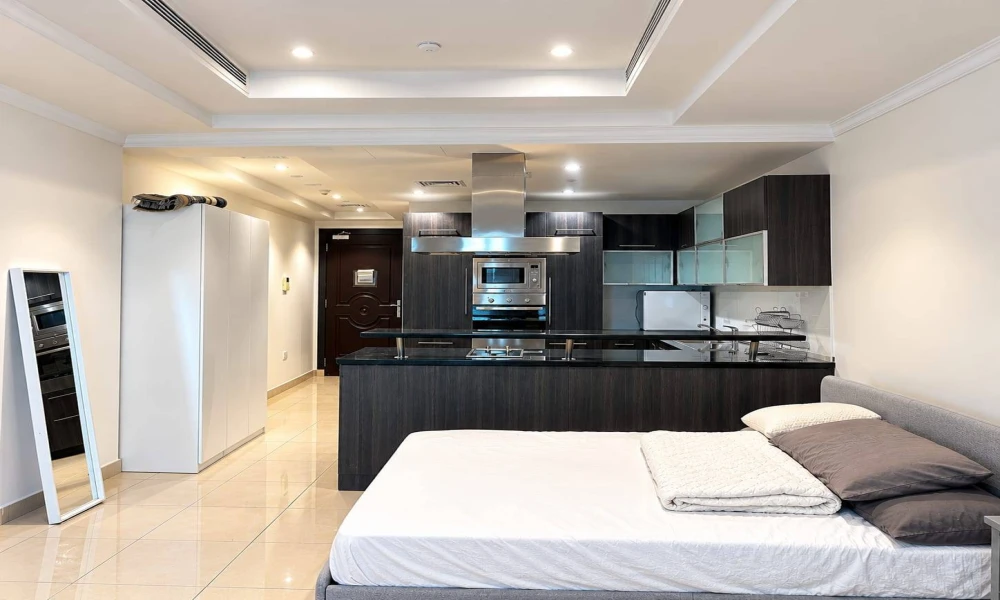 STUDIO FF W/ BALCONY SEA VIEW | FULL FACILITIES small 2