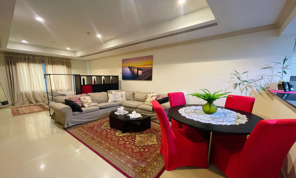 Studio Living in The Pearl Furnished for Rent small 1