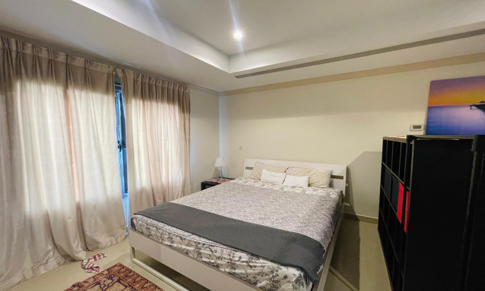 Studio Living in The Pearl Furnished for Rent small 2