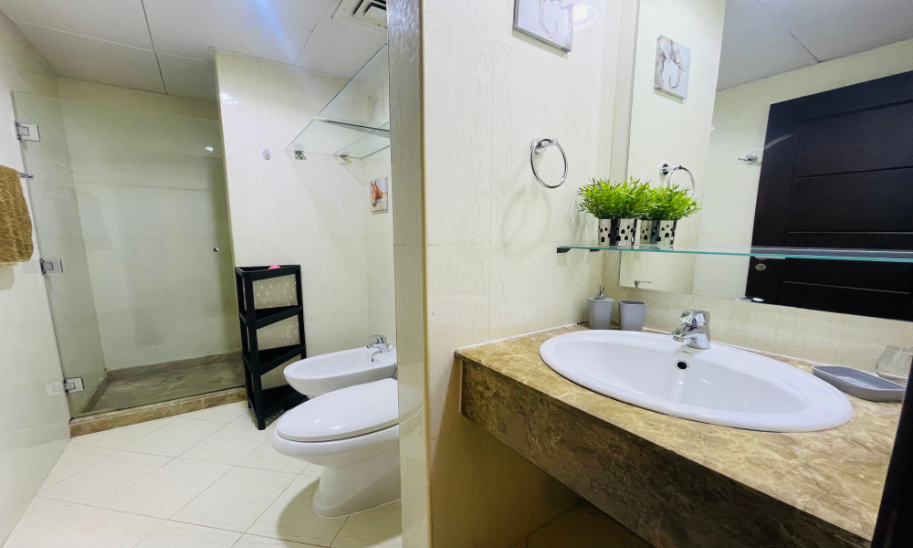 Studio Living in The Pearl Furnished for Rent - Image 5