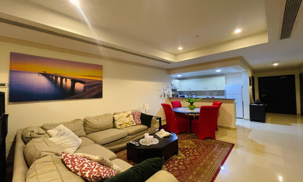 Studio Living in The Pearl Furnished for Rent - Image 8