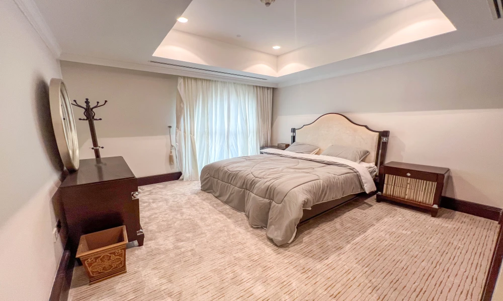 STUNNING LARGE PENTHOUSE WITH BALCONY | PEARL - Image 4