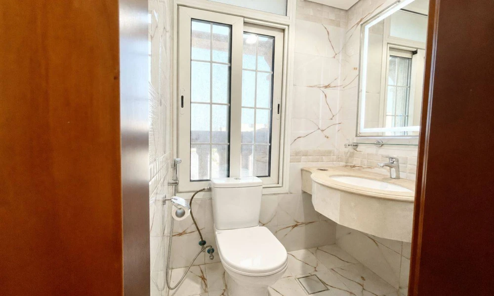 STYLISH 1 BHK | FURNISHED | GREAT FACILITIES - Image 4
