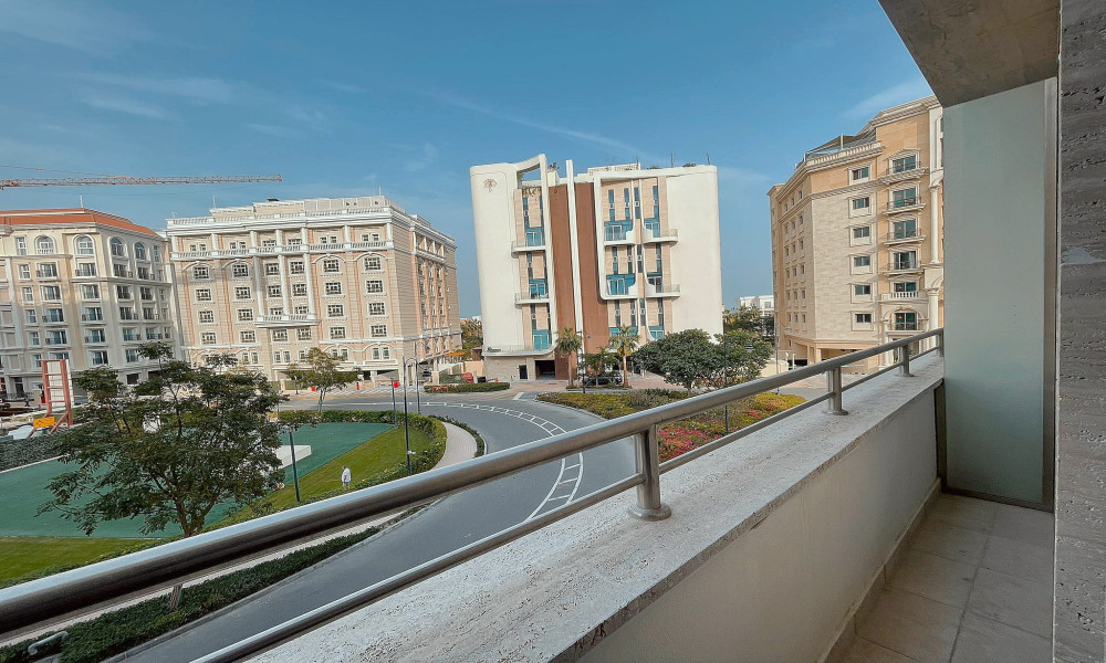 Stylish 1BHK w/ Balcony | Furnished | Pearl - Image 10