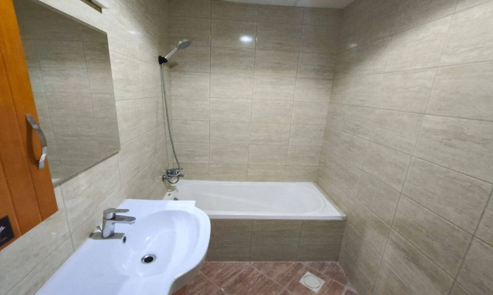 WELL-MAINTAINED 2 BR APARTMENT| FOX HILLS - Image 10